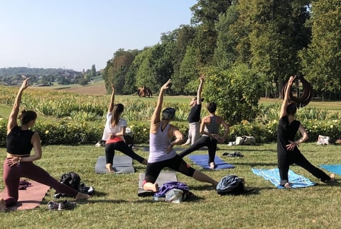 Outdoor Yoga au château de Vullierens