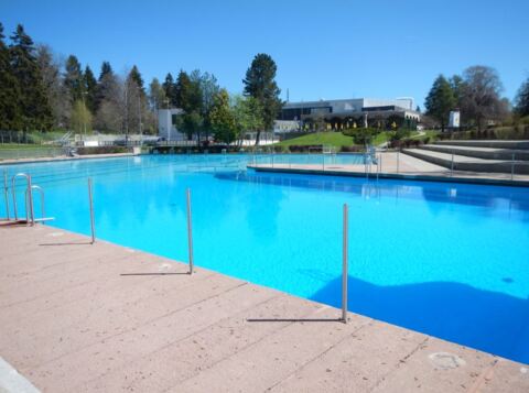 Cette grande piscine romande n&rsquo;ouvrira pas cet été