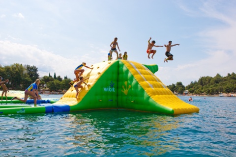 Lac de baignade et parc aquatique Wibit