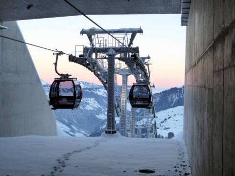 Une télécabine chute au Titlis