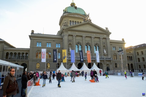 Am 21. Dezember startet beliebte Eisbahn am Bundesplatz...