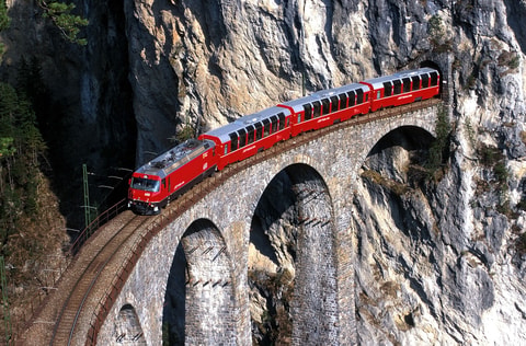 Seit 175 fahren wir mit dem Zug