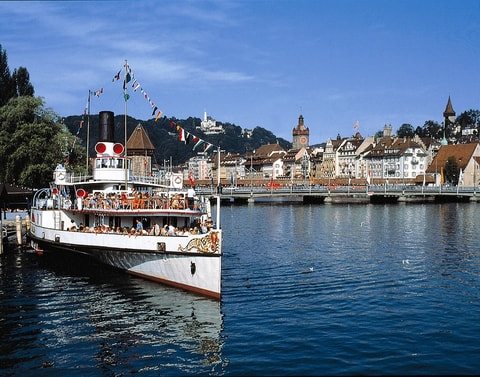 Gotthard Panorama Express von Luzern ins Tessin