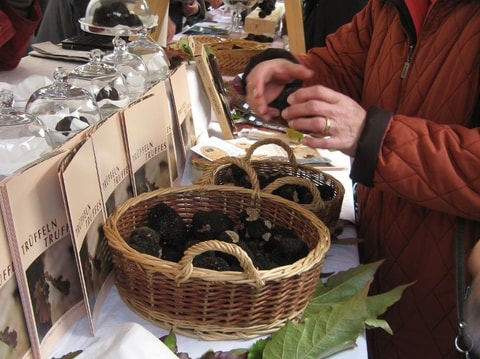 Schweizer Trüffelmarkt in Bonvillars