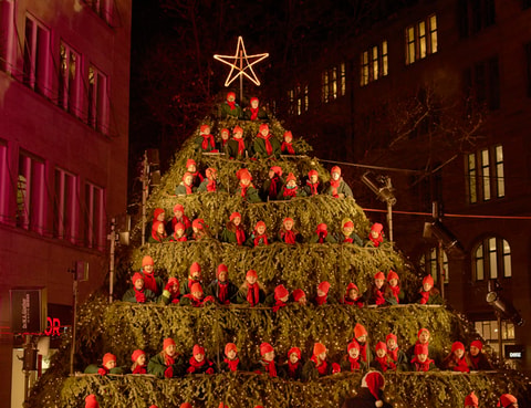 20. The Singing Christmas Tree und Wiehnachtsmärt in Zü...