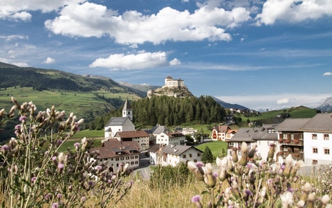 Schloss Tarasp im Unterengadin