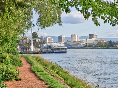 Rheinhafen und Dreiländereck – Basel