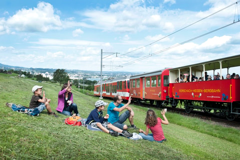 Offene Aussichtswagen mit den Appenzeller Bahnen