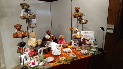 Kunst- und Hobby-Ausstellung mit Herz
