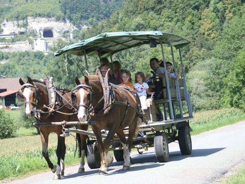 Pferdekutschenfahrt in St. Ursanne