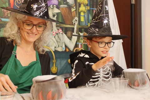 Wissenschaftliches Halloween X Labs Zurich Sihlcity