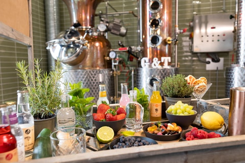 Besichtigung der Edelwhite Gin Destillerie in der UNESC…