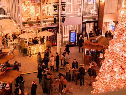 Weihnachtsdorf am Flughafen Zürich im Circle