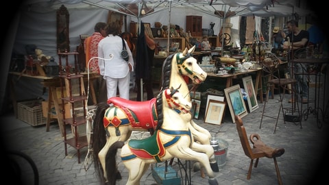 Open-Air-Brocante in Estavayer-le-Lac