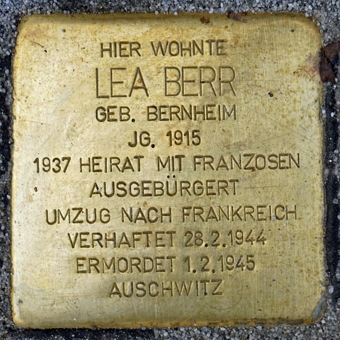 Montags-Plaza: Stolpersteine sind Gedenksteine