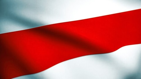 Weiss Rot Weiss: belarusische Oppositionelle zeigen Flagge