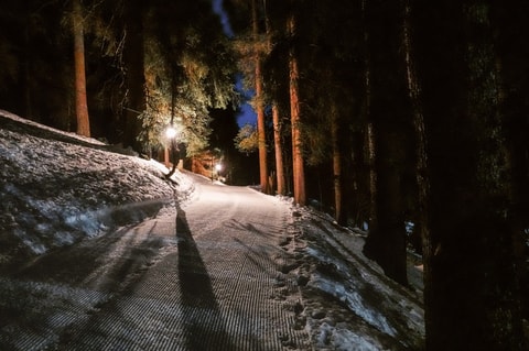 Beleuchtete Winterwanderung am Jaunpass