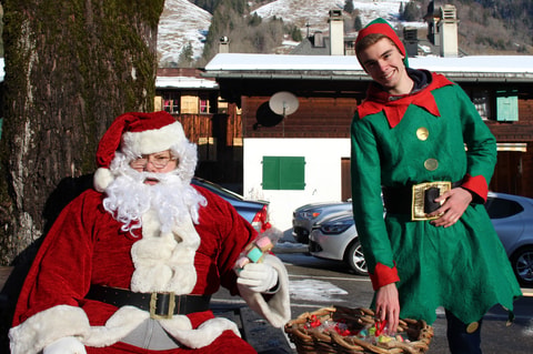 Ankunft des Weihnachtsmannes im Pays-d’Enhaut