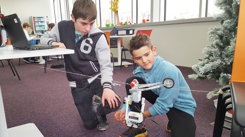 Roboter bauen und programmieren