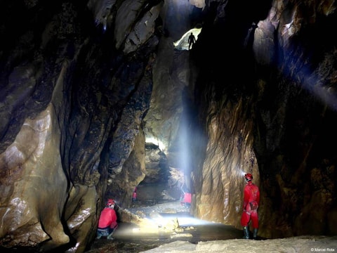 Expedition Wasserdom im Hölloch