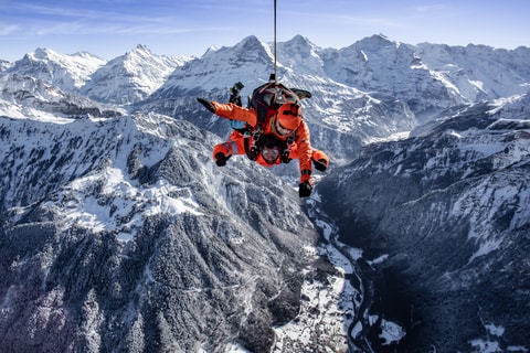 Helikopter Skydive Interlaken im Winter