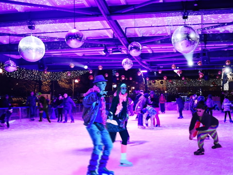 Disco-Eisbahn im Shoppyland Schönbühl
