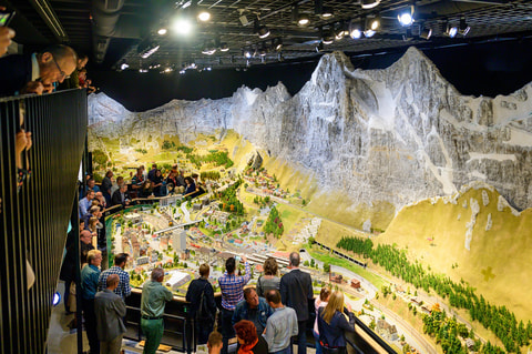 Smilestones – Miniaturwelt am Rheinfall