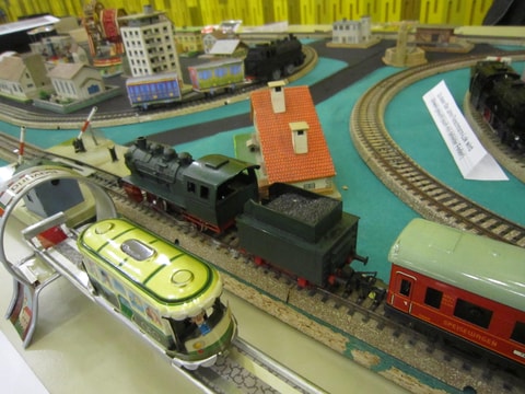Modell-Eisenbahn in der Umwelt Arena Schweiz
