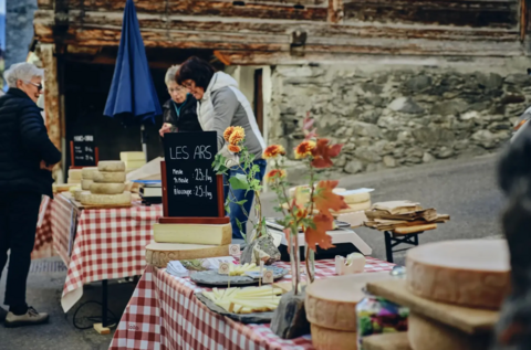 Marché des fromages d&rsquo;alpage à Bruson (VS)