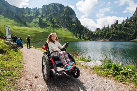 «No Limits» – See-Rundwanderweg mit Rollstuhl
