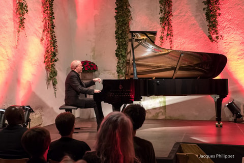 Piano à Saint-Ursanne (JU)