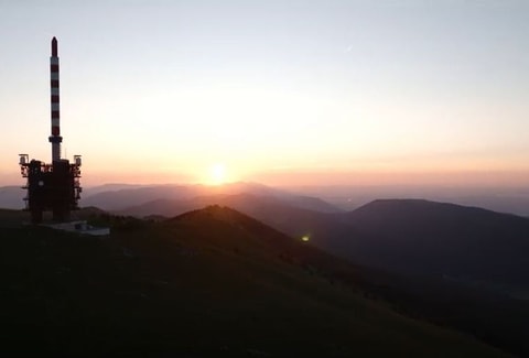 Lever de soleil au sommet du Chasseral