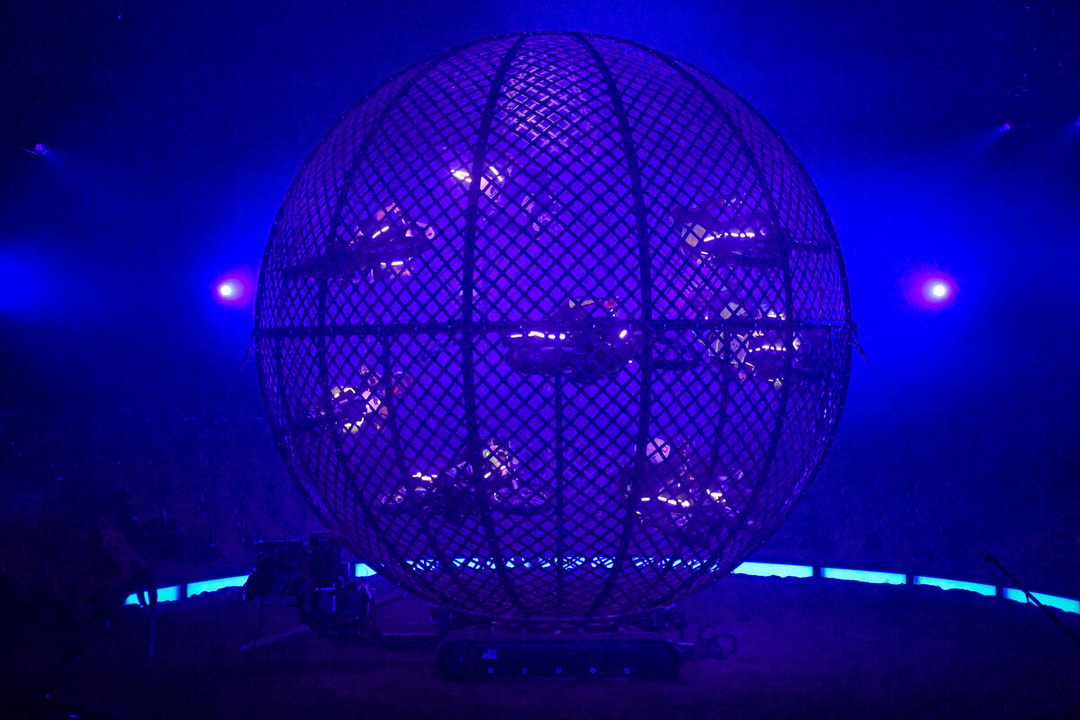 Le fameux "Globe of Speed" dans lequel a eu lieu l'incident de dimanche après-midi.