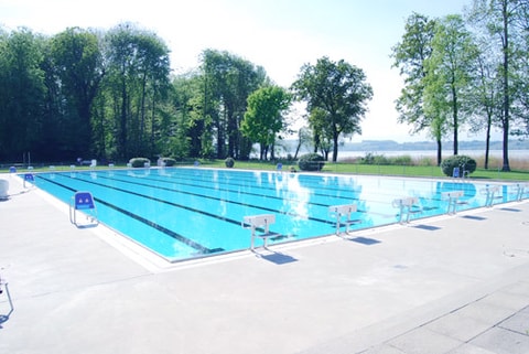 Hallen- und Strandbad in Murten