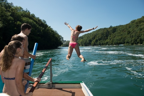 Badiboot in Dachsen-Rheinfall