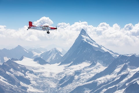 Flugzeug- und Helikopterrundflüge über die Schweizer Al...