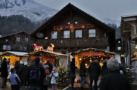 Weihnachtsmarkt in Brienz
