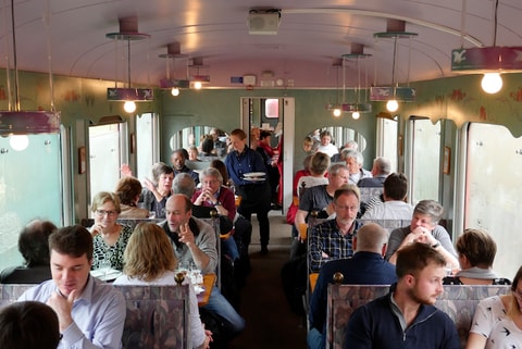 Festin Neuchâtelois - Das Festessen nimmt den Zug!