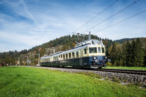 Jubiläumsfahrt im historischen Extrazug "Blauer Pfeil" ...