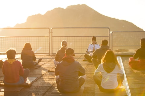 Sunset Yoga auf Scharmoin