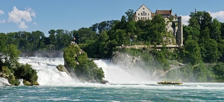 Dinner im Panorama-Glaslift des Schloss Laufen