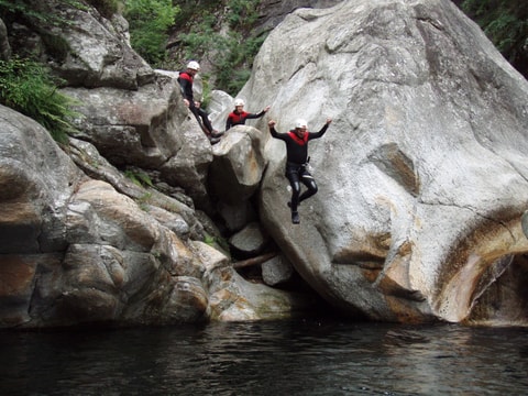 Tessin – Eldorado für Canyoning-Fans