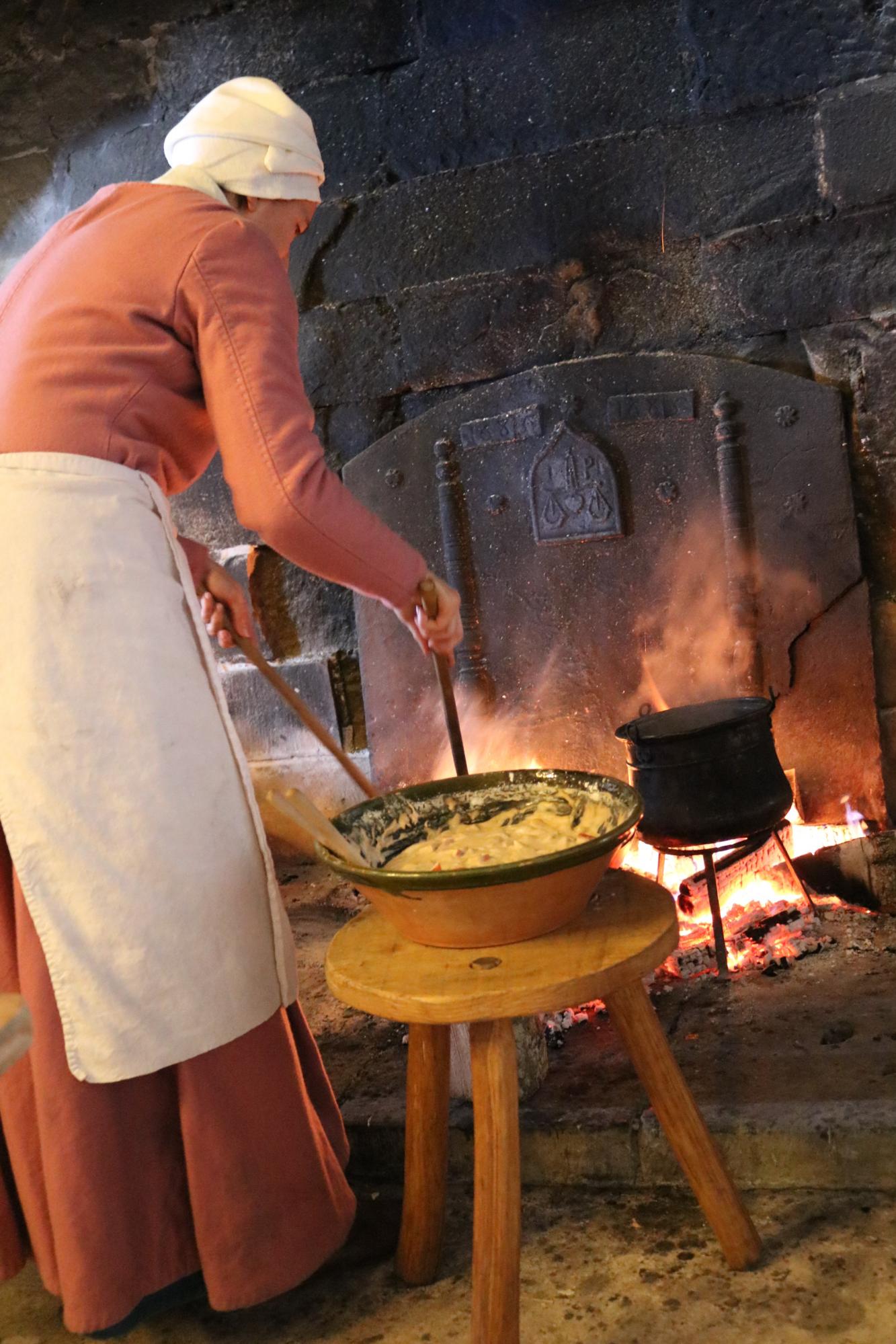 Faire la cuisine comme au Moyen-Âge