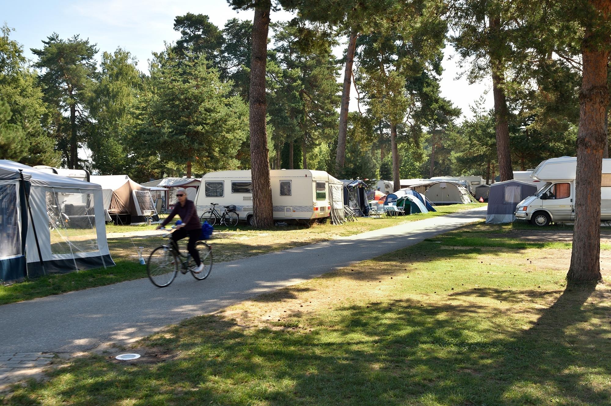 VD_Avenches_Camping_Plage_(1)