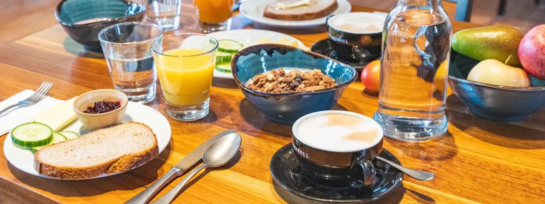 Brunch in der Jugendherberge Avenches