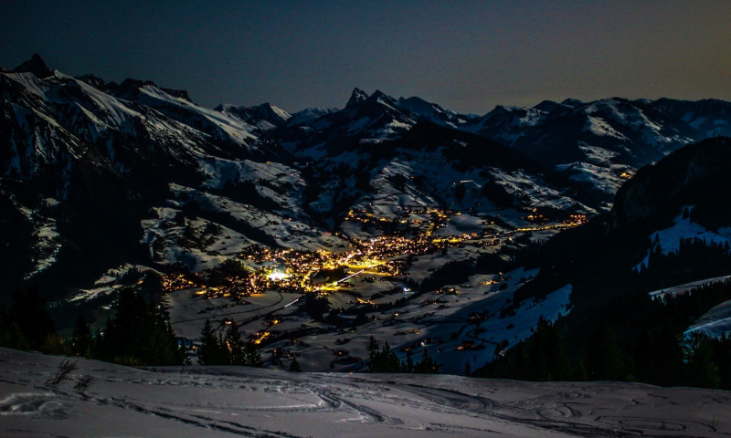 Vue depuis les Monts Chevreuils de nuit - hiver - Château-d'Œx - Pays-d'Enhaut Région
