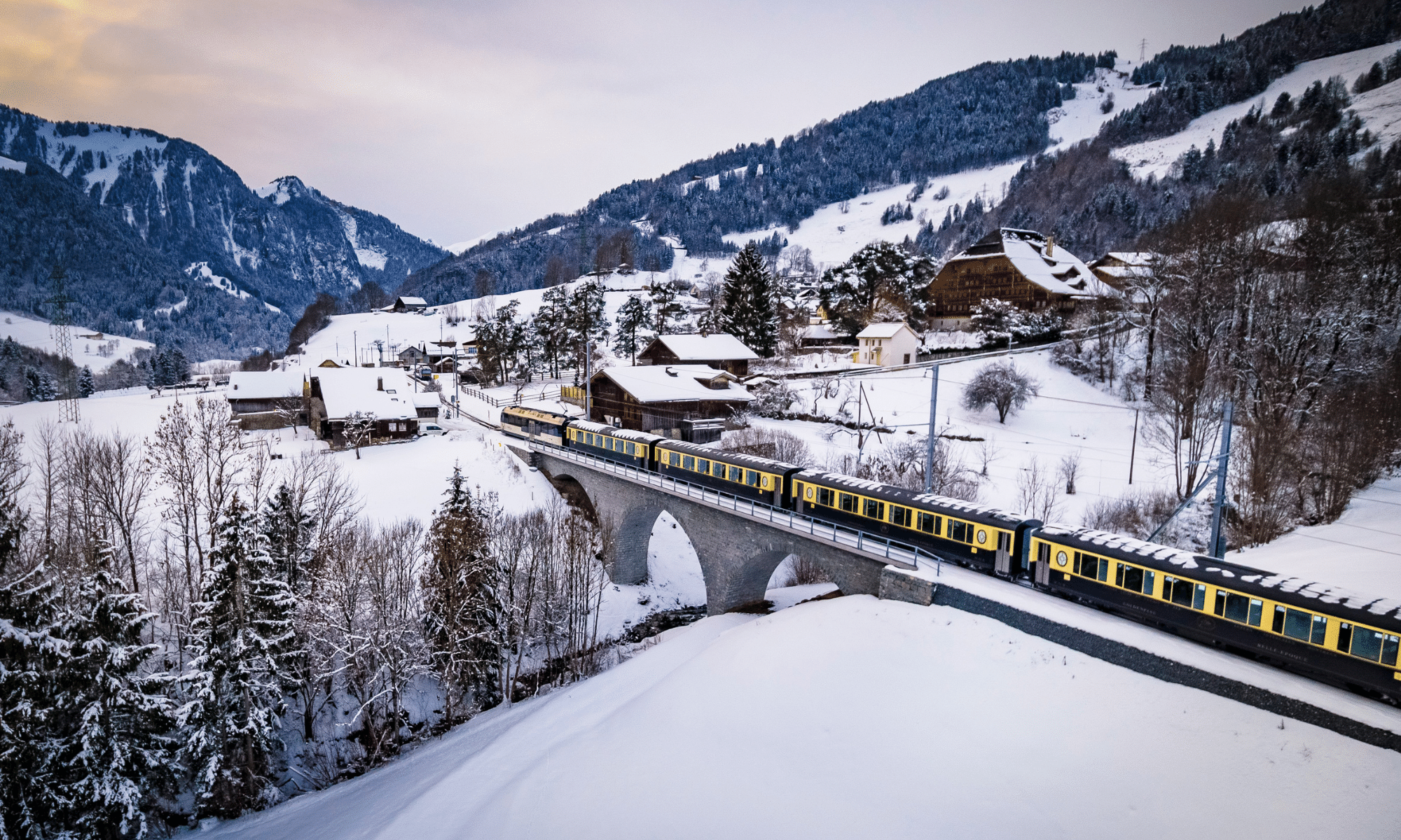 MOB Goldenpass Belle Epoque train - Rossinière - Winter