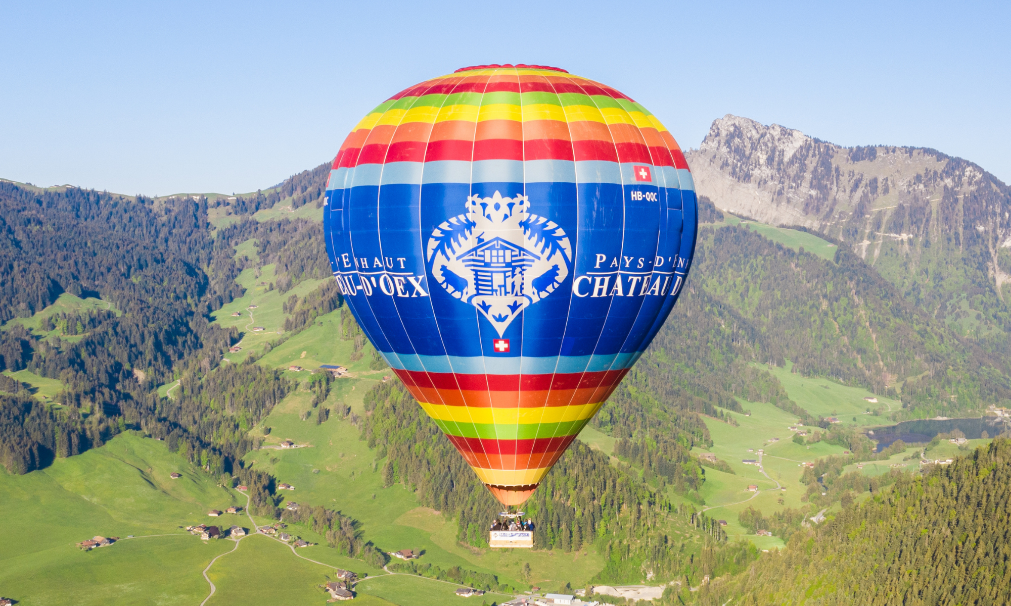 vol en ballon avec vue sur Rossinière - été - Pays-d'Enhaut - Ballons Château-d'Oex