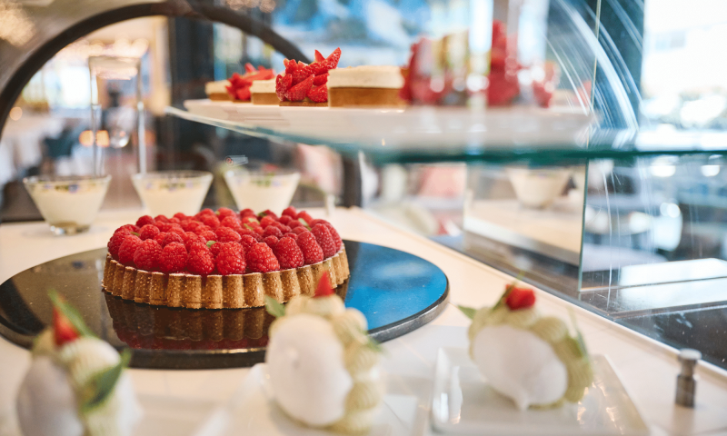 Dessert trolley of the Valrose Hotel-Restaurant - not in season - Rougemont - Valrose