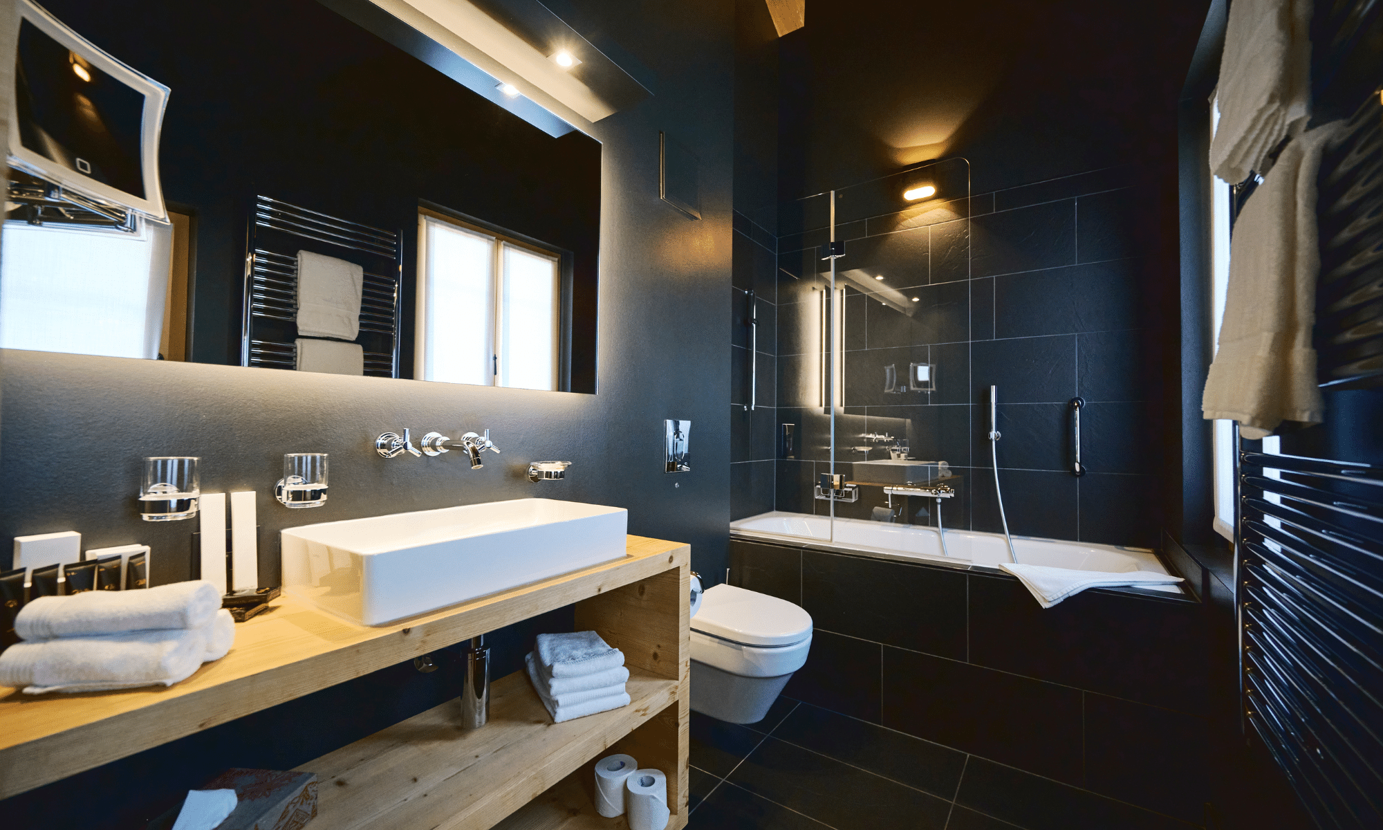 Salle de bain d'une chambre de l'hôtel-restaurant Valrose - pas de saison - Rougemont - Valrose
